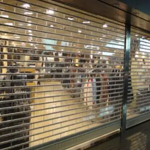 rideau metallique à lames transparentes